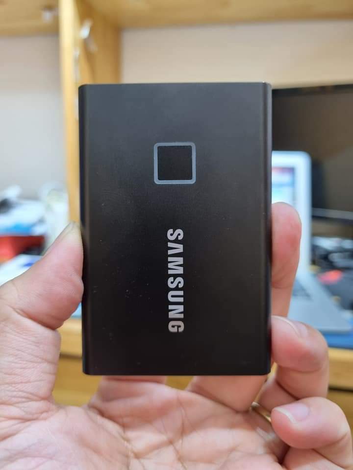 Ổ cứng di động SSD Samsung T7 Touch 2TB - USB3.2 Gen 2